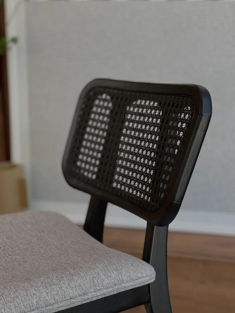 Como escolher a banqueta perfeita para sala em estilo contemporâneo.