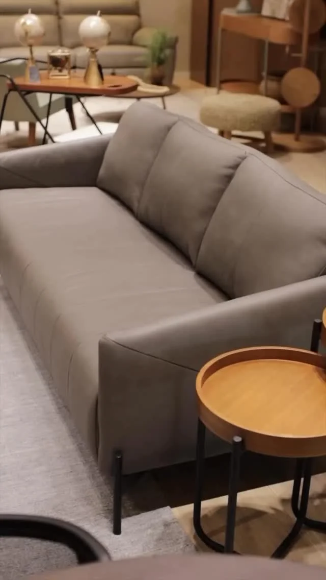 Como escolher um sofá em couro para sala de estar em alta padrão de design.