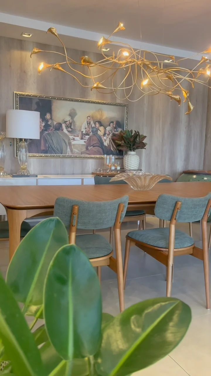 Como escolher a melhor mesa de jantar em madeira para sala de estar.