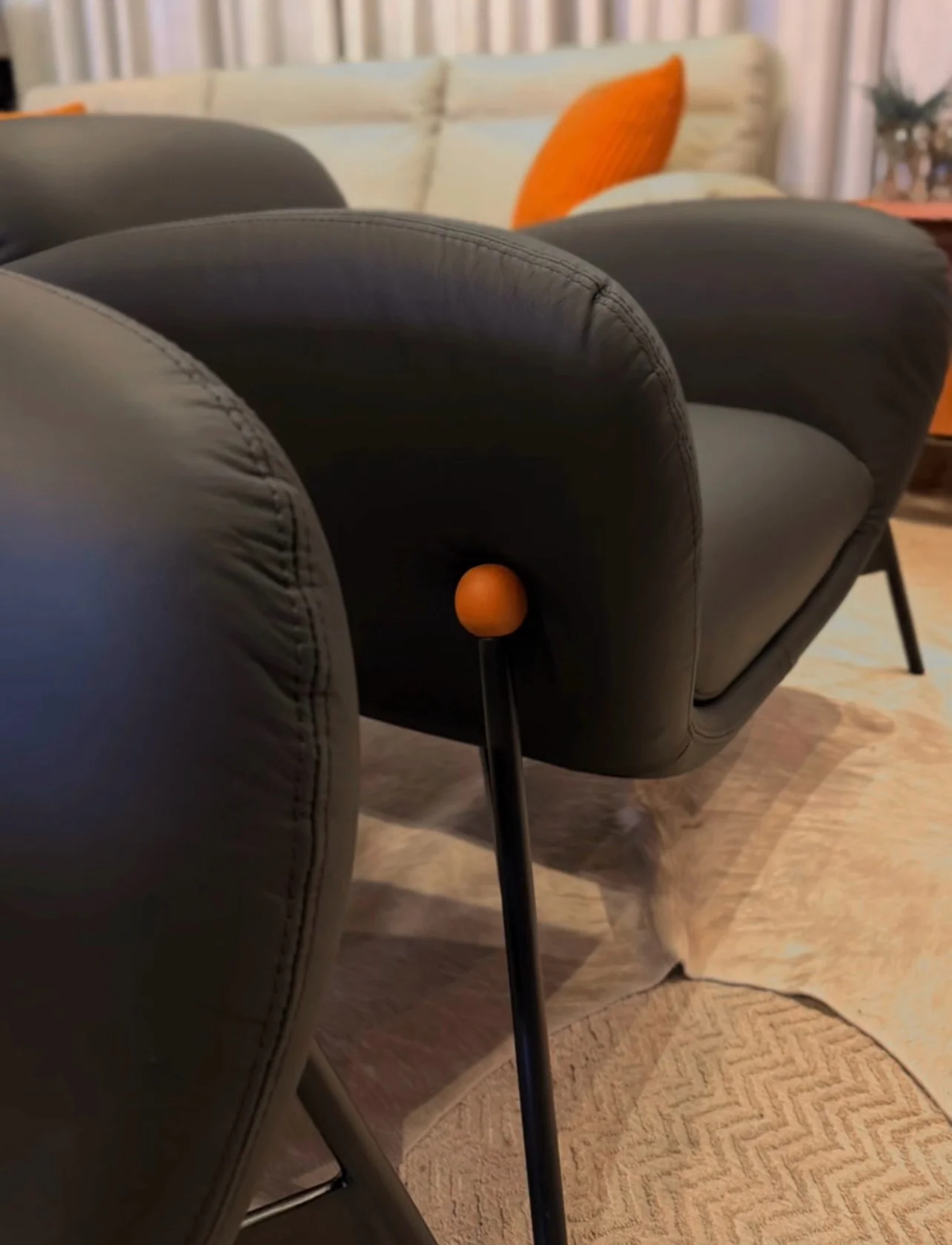 Como escolher uma poltrona com design elegante para sala de visita.