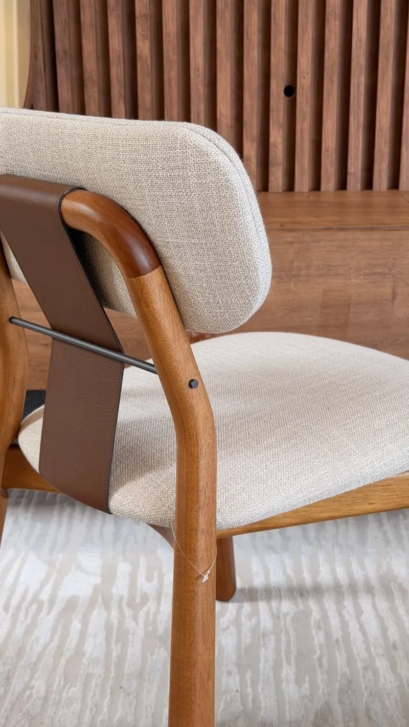 Como escolher cadeira de jantar com design sofisticado e confortável.