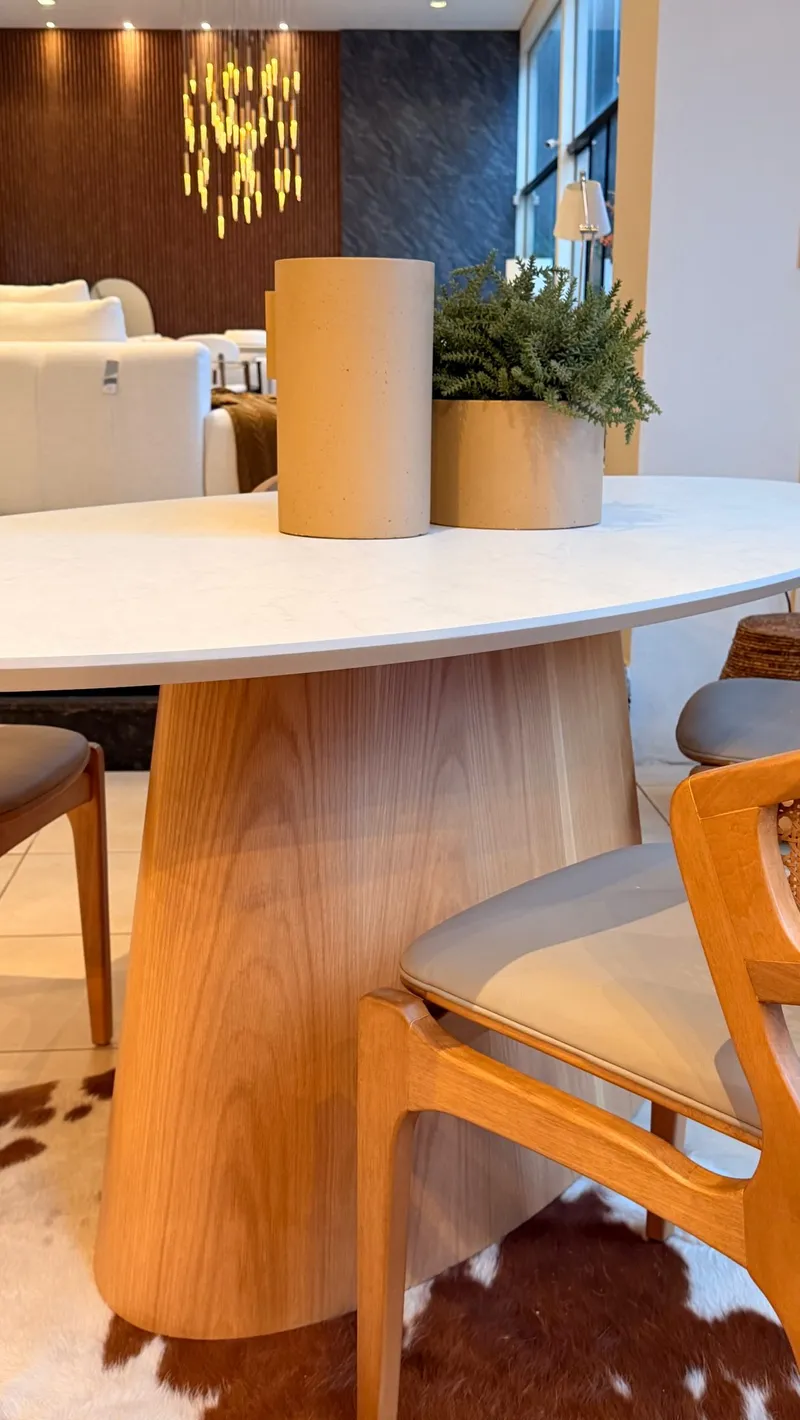 Móveis para sala de jantar oval com estilo elegante e funcional