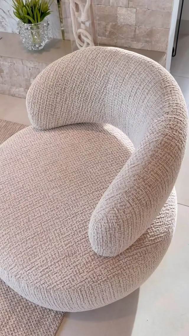 Como escolher a poltrona giratória ideal para a sala de estar