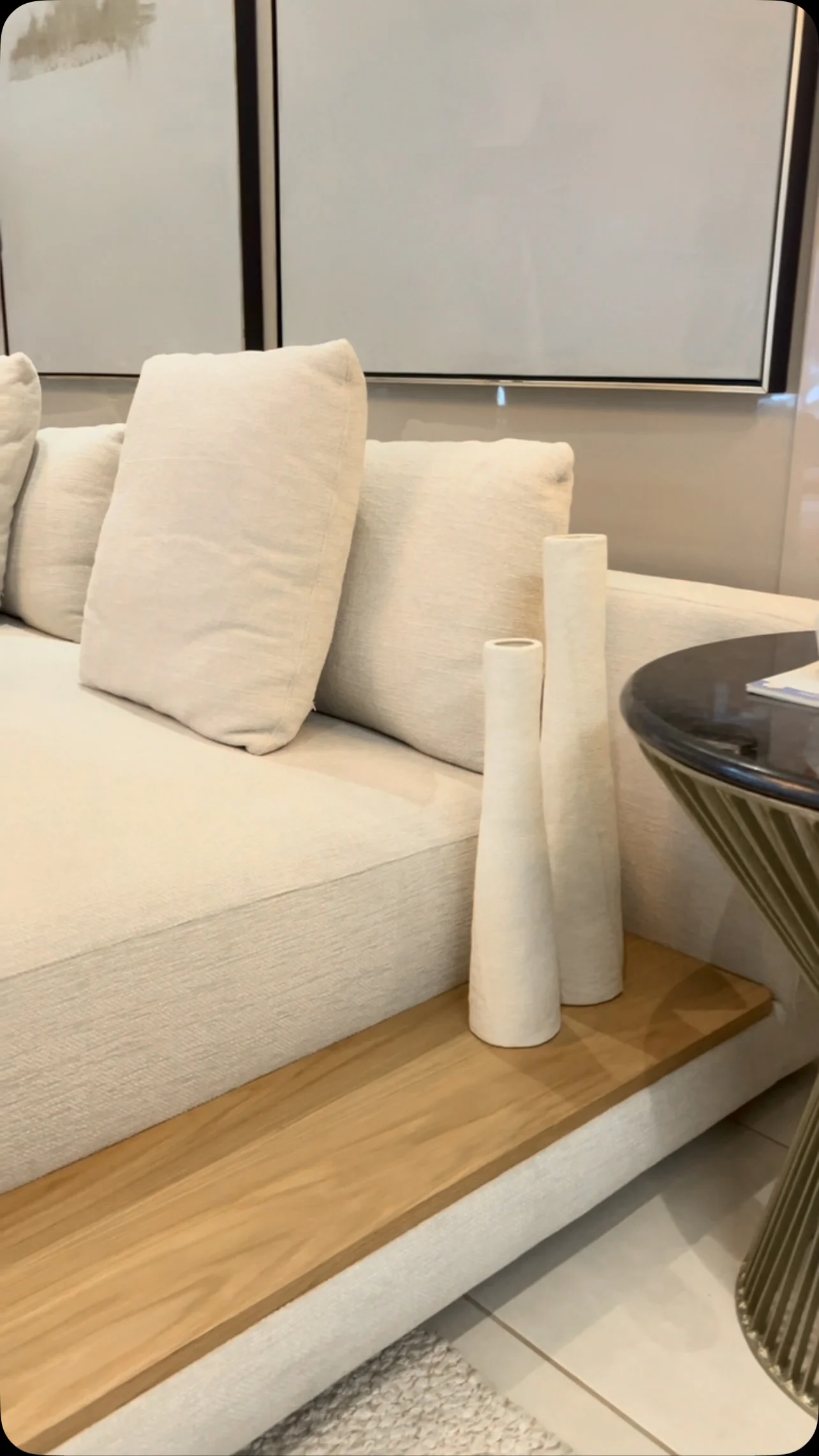 Como escolher a mesa de centro perfeita para sua sala