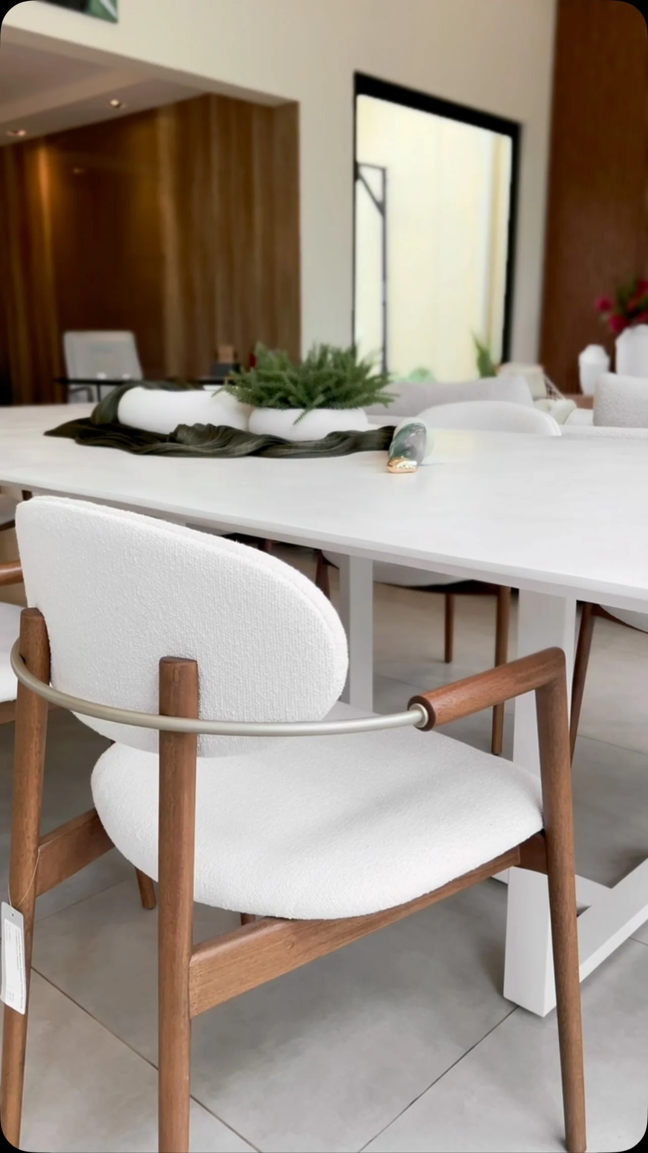 Como escolher móveis para sala de jantar na loja online