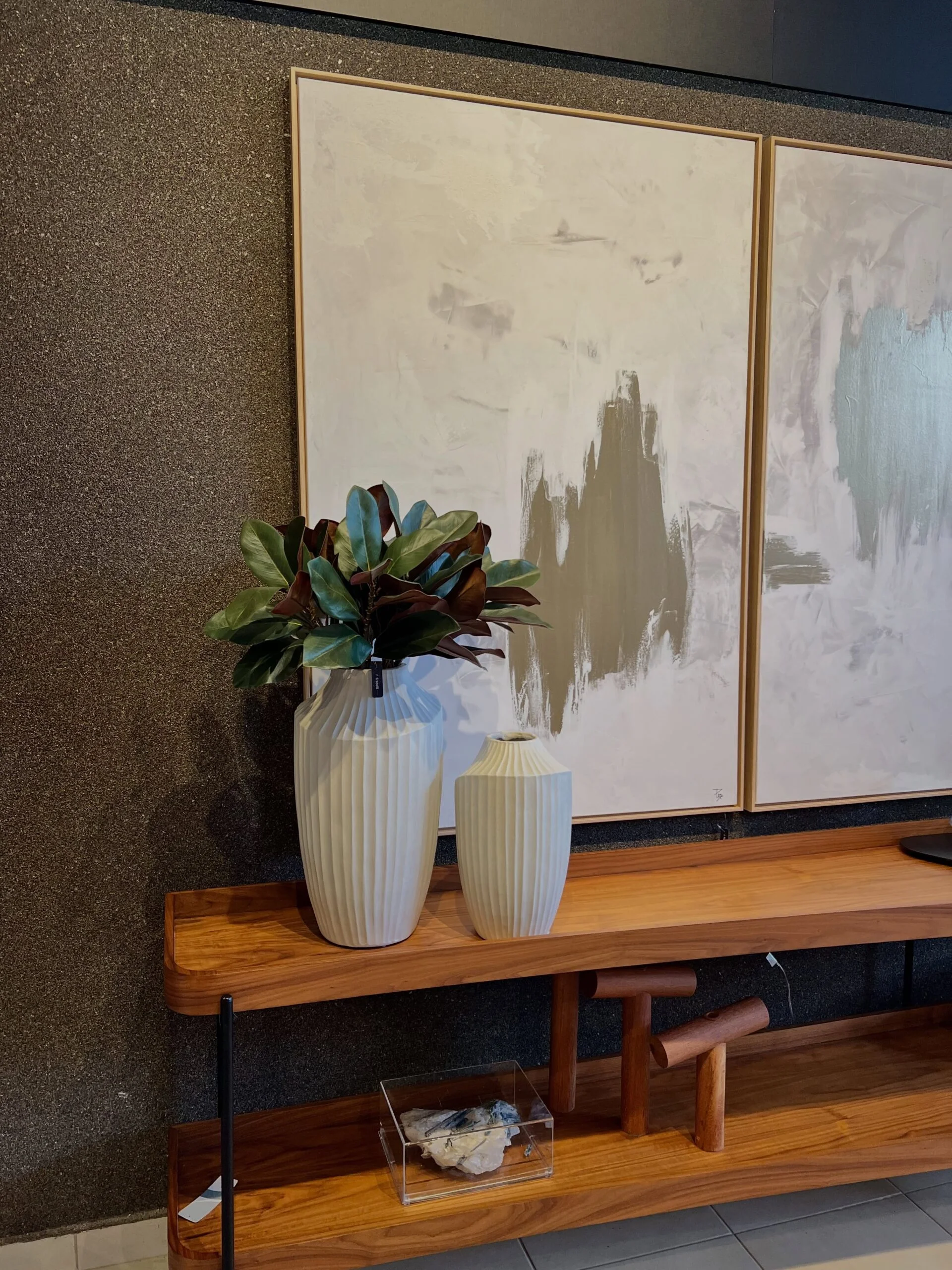 Como decorar uma mesa de centro corretamente e com estilo