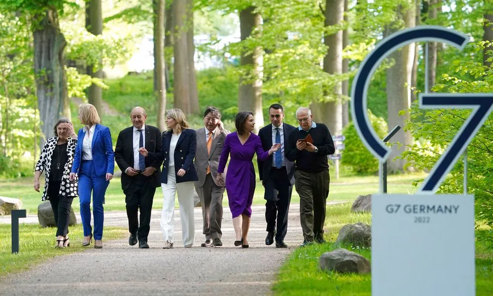 G7