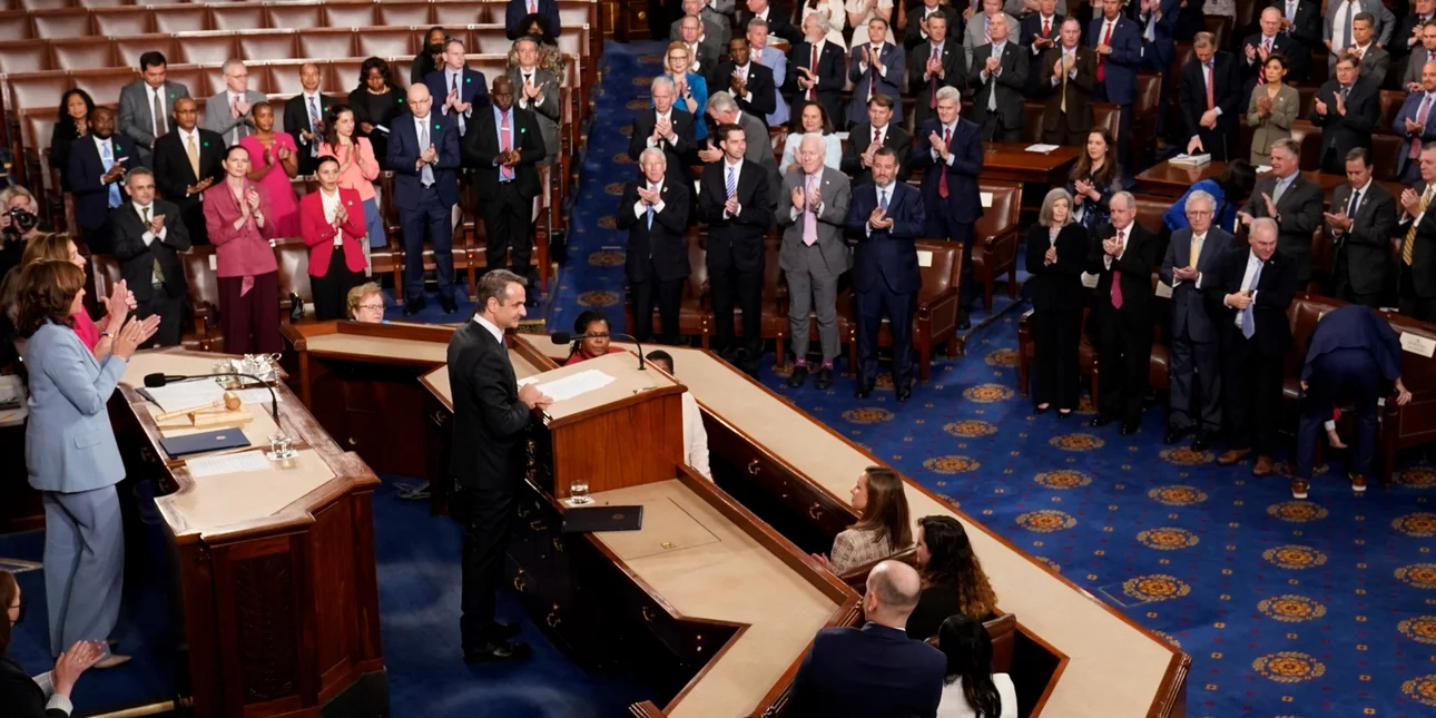 mitsotakis congress applause01.jpg