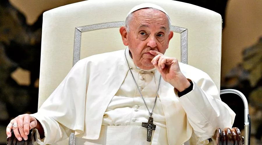 Pope-Papas-fragkiskos-09-091111.jpg