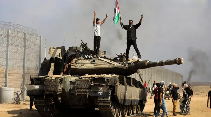 hamas-attack-israel-tank-112.jpg