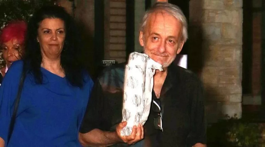 andreas mikroutsikos anna 012121212.jpg
