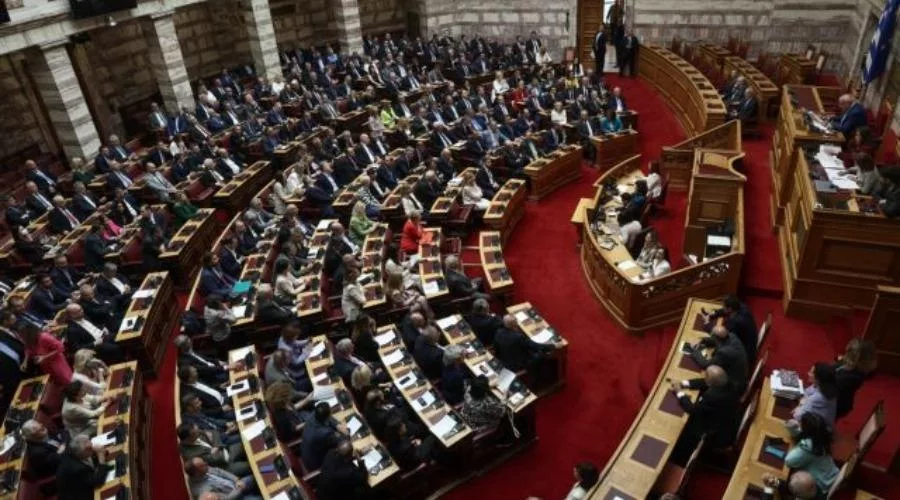 vouli 12921812121.jpg