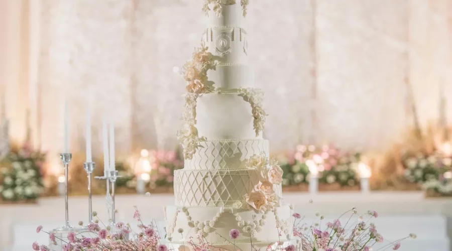 wedding cake 0201122 1.jpg
