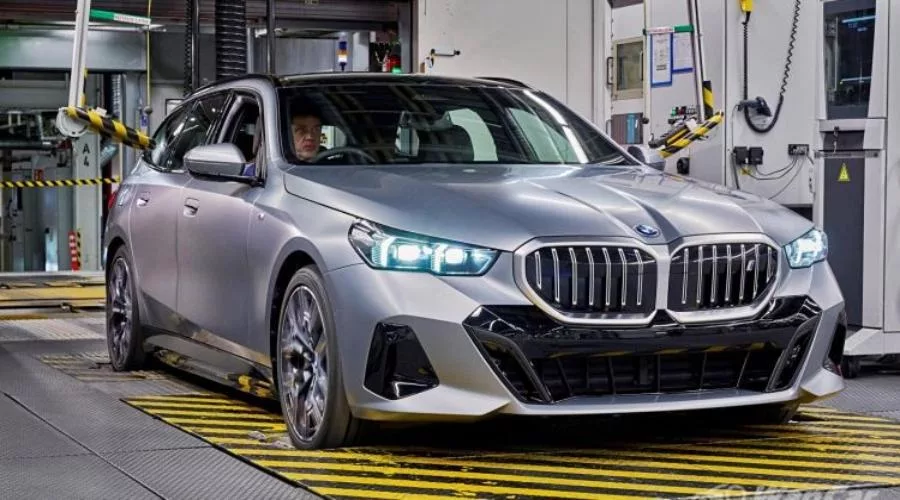 BMW 5 Touring 1212122.jpg