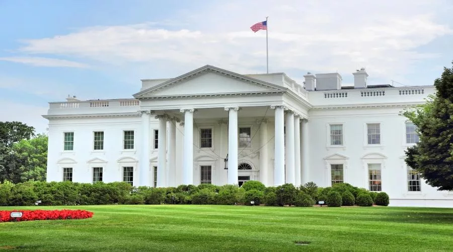 white house leykos oikos