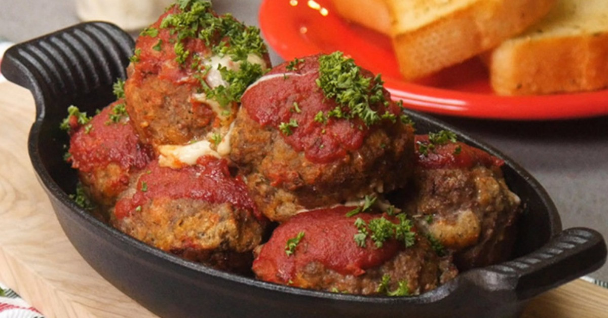 https://storage.googleapis.com/freebies-com/resources/videos/1340/compressed__mozzarella-stuffed-monster-meatballs.jpeg