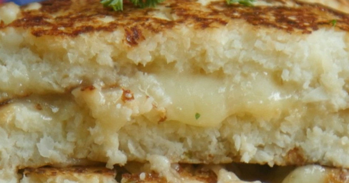 https://storage.googleapis.com/freebies-com/resources/videos/1355/compressed__cauliflower-grilled-cheese.jpeg