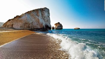 180713114200-aphrodites-rock-petra-tou-romiou----cyprus-tourism-organisation-full-169