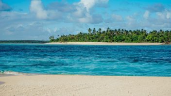 Beach-on-Matafonua-in-Haapai-Tonga.jpg.optimal