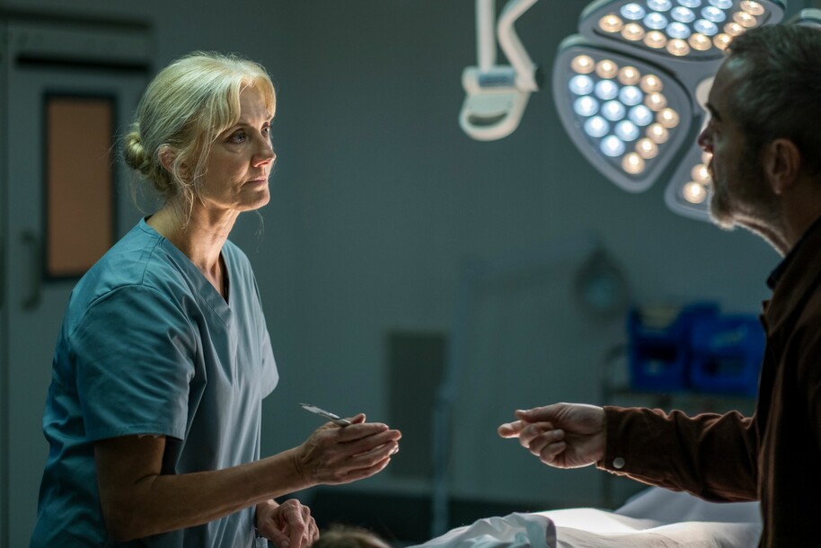 Joely Richardson as a pathologist in Suspect with James Nesbitt