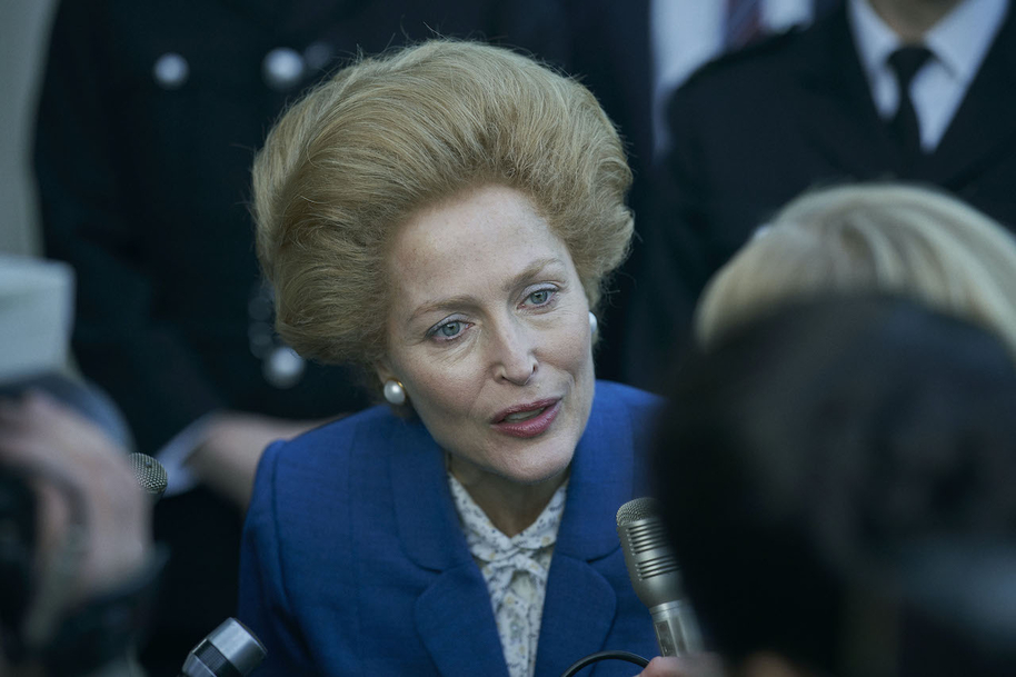 gillian anderson as margaret thatcher in the crown seriess 4