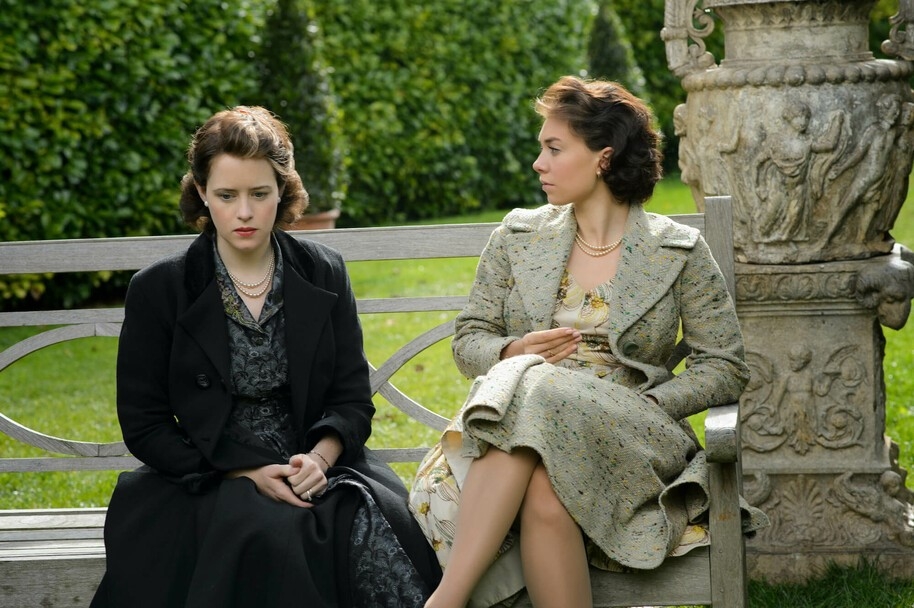 elizabeth and margaret in the crown season 1