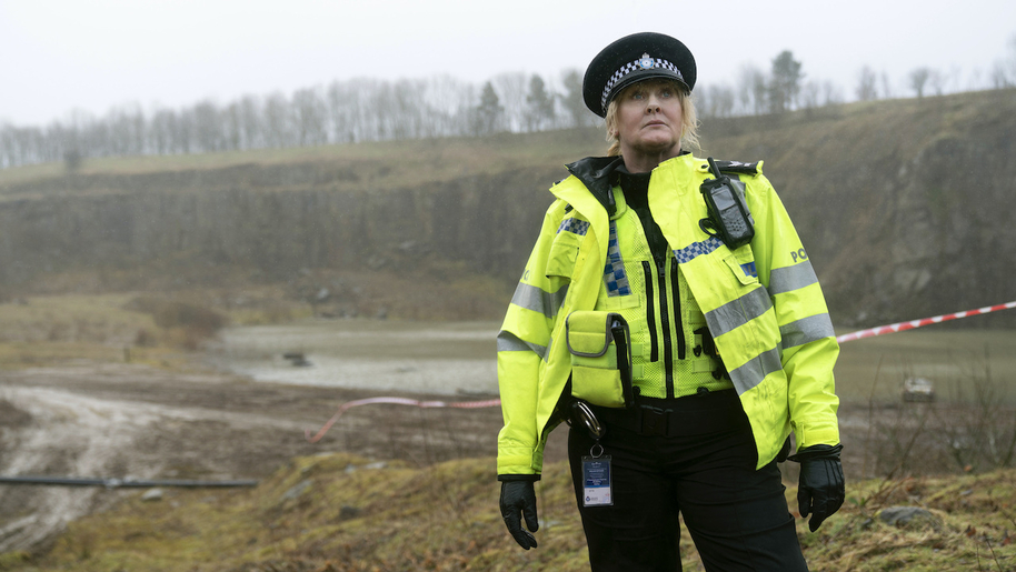 sarah lancashire as sergeant catherine cawood in a yorkshire reservoir 