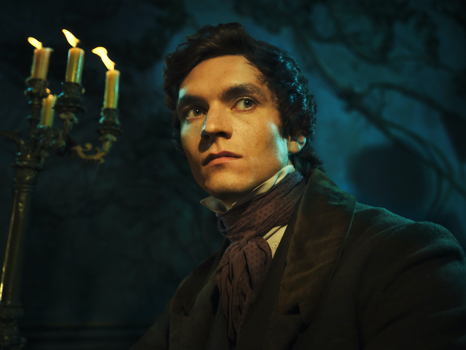 fionn whitehead as pip in great expectations