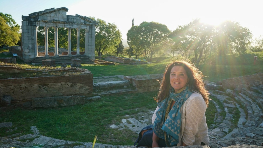 Bettany Hughes' Treasures of the World S3