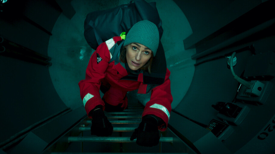 vigil suranne jones climbing ladder