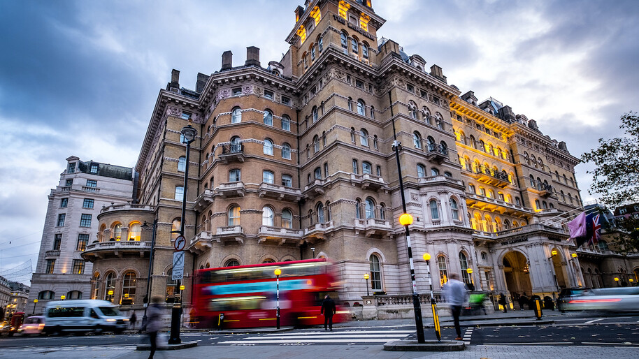 luxurious hotel in london