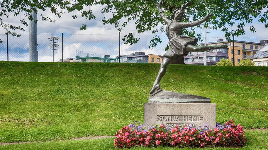 sonja henie statue