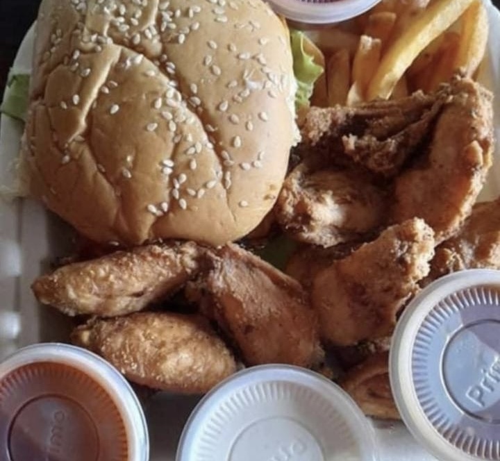 Combo Burger (Wings)