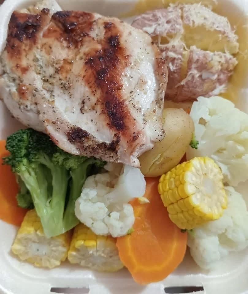 Grilled chicken with steamed Vegetables 