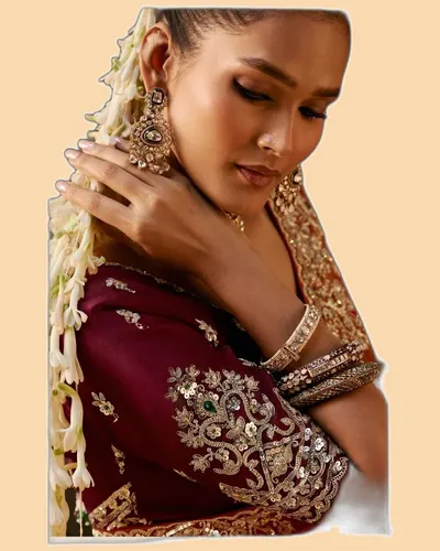 Gharana Modern Tradition Viscose Zari Tissue Sarees — image 4