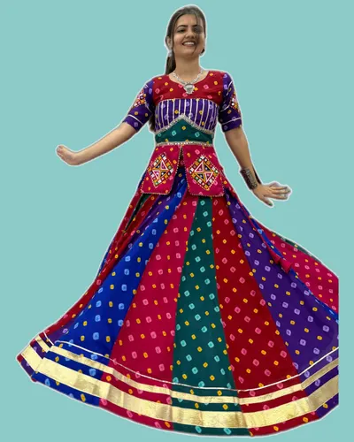 Vintage Chaniya Choli Navratri Partywear Lehengas — image 4