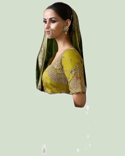 Stunning Signature Lightweight Crepe Wedding Sarees — image 3