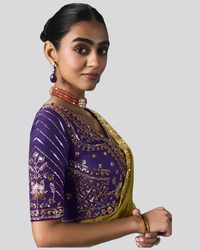 Rich Look  Solid Border Premium Lightweight Beads Sarees — image 2