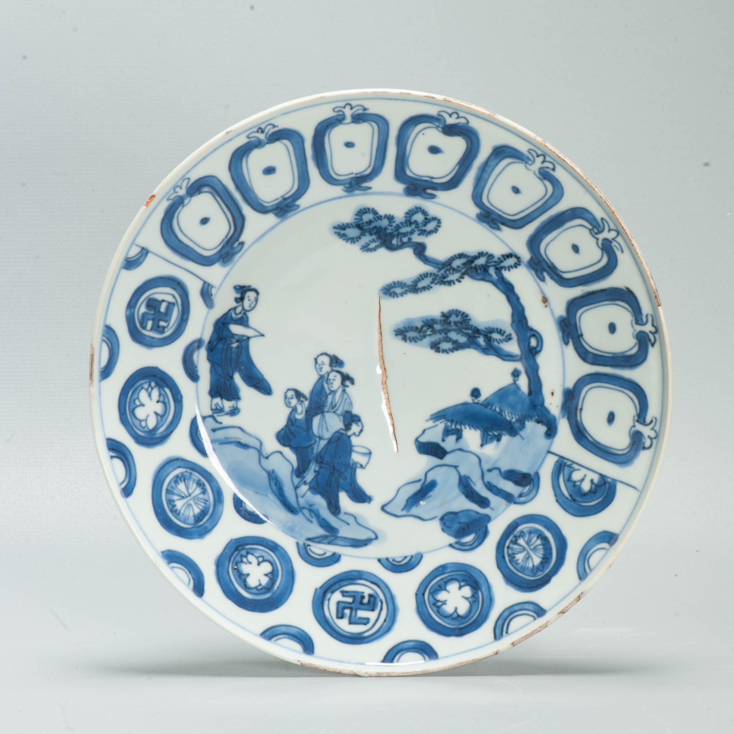 Antique Chinese Ming Tianqi Chongzhen Blue White Porcelain Figural Dish c.1630