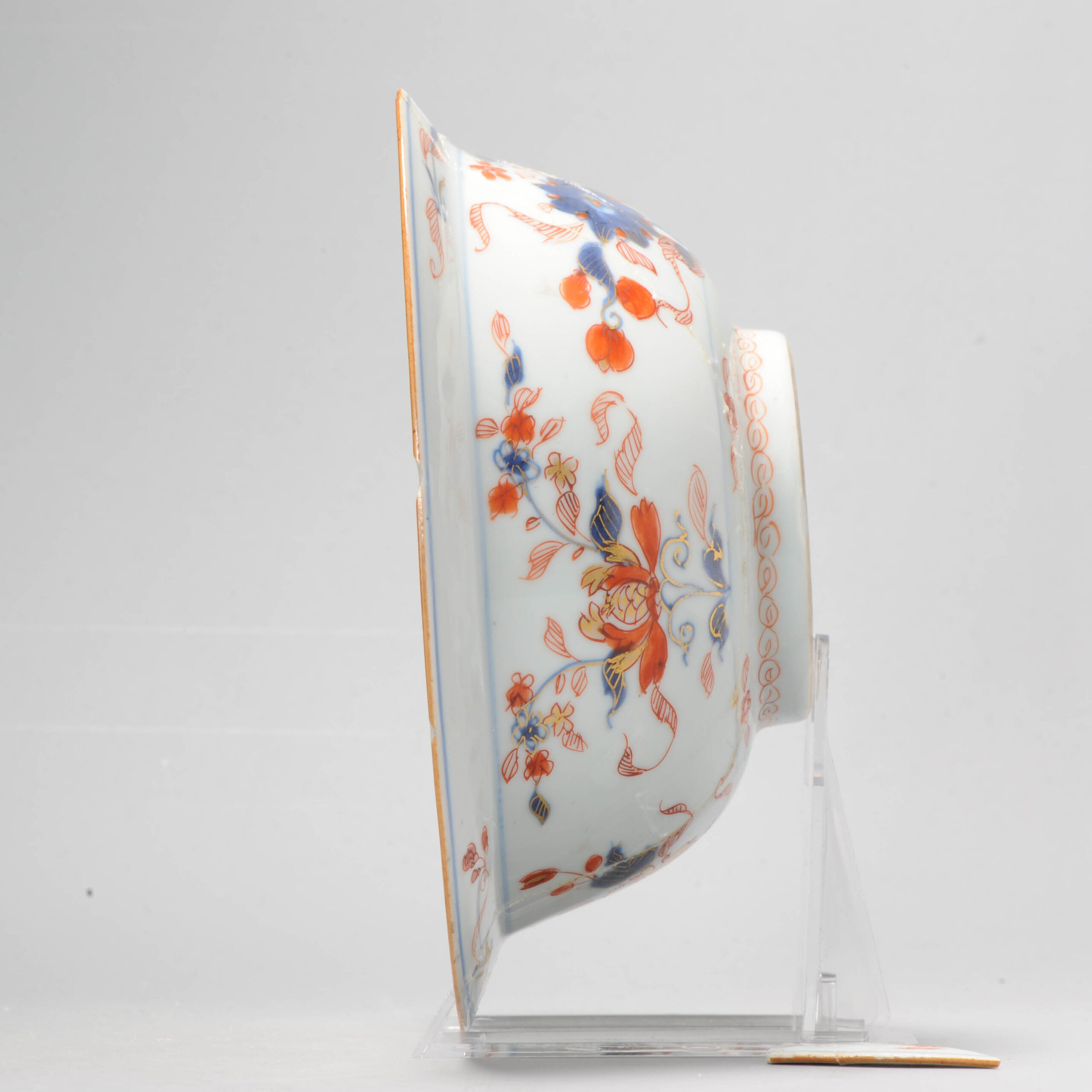A Damaged Chinese Porcelain Gold Imari Klapmuts Bowl Kangxi Period Floral - Image 9