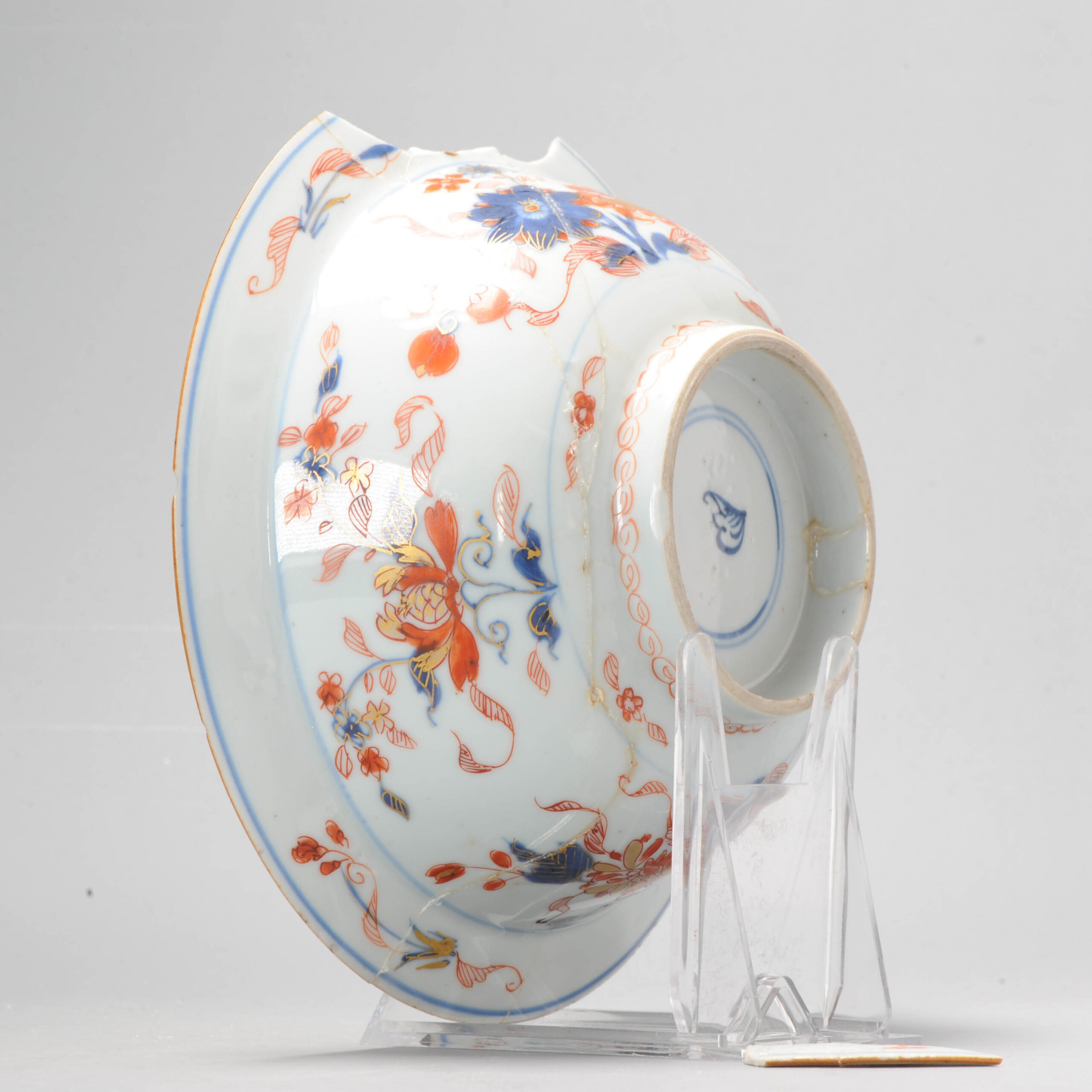 A Damaged Chinese Porcelain Gold Imari Klapmuts Bowl Kangxi Period Floral - Image 8