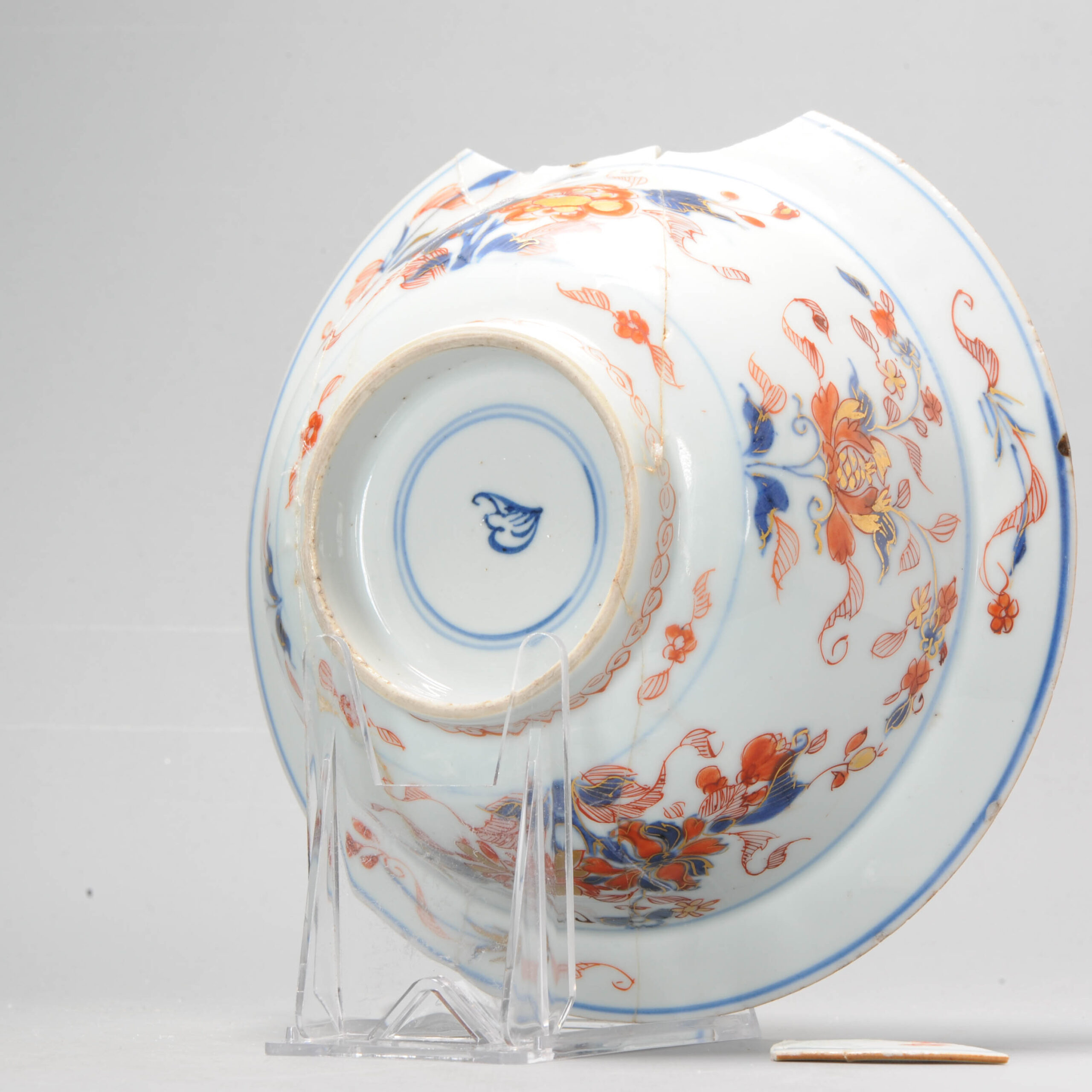 A Damaged Chinese Porcelain Gold Imari Klapmuts Bowl Kangxi Period Floral - Image 5