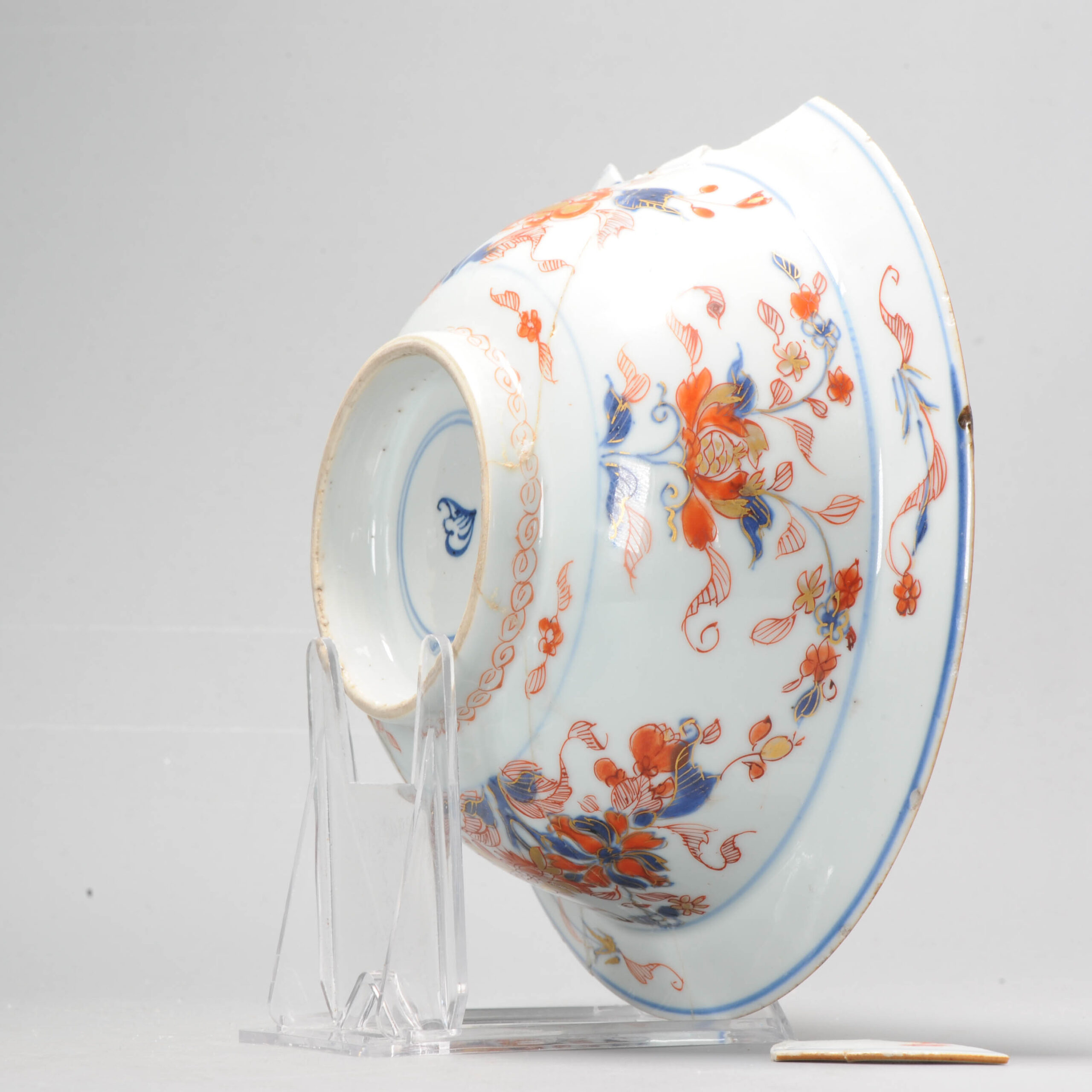 A Damaged Chinese Porcelain Gold Imari Klapmuts Bowl Kangxi Period Floral - Image 4