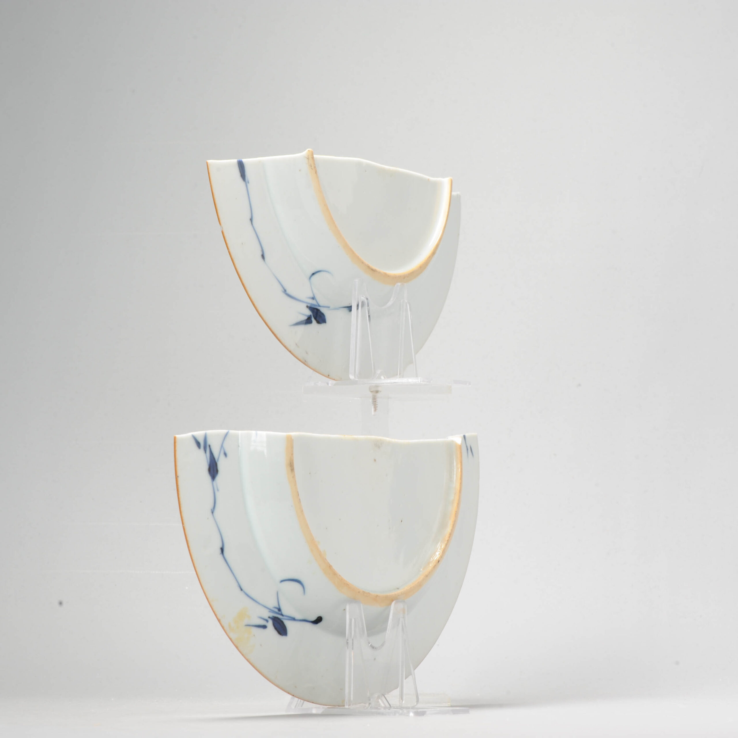 A Chinese Porcelain Blue and White Anhua Dish Yongzheng Period Bamboo - Image 9
