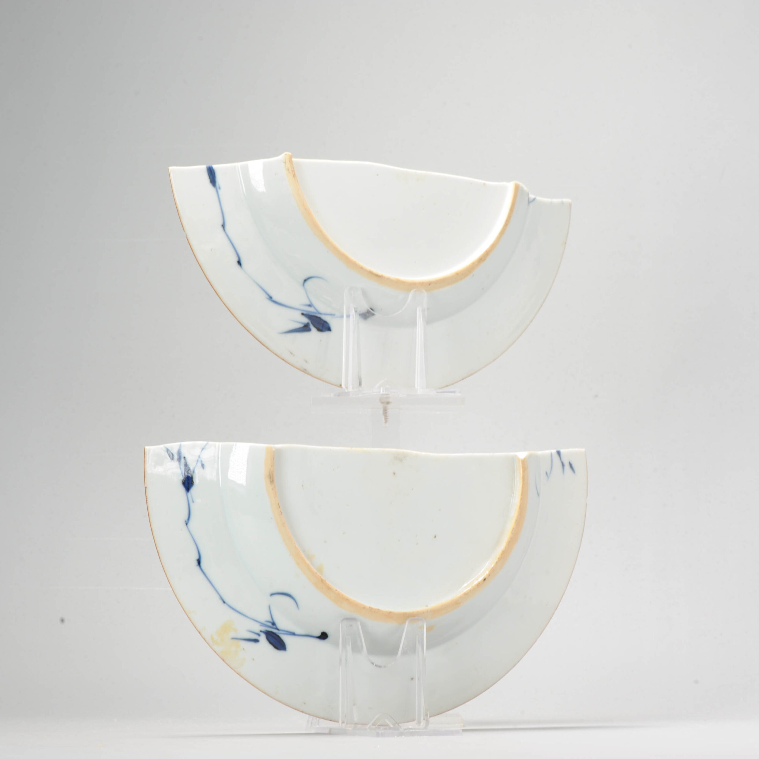 A Chinese Porcelain Blue and White Anhua Dish Yongzheng Period Bamboo - Image 8