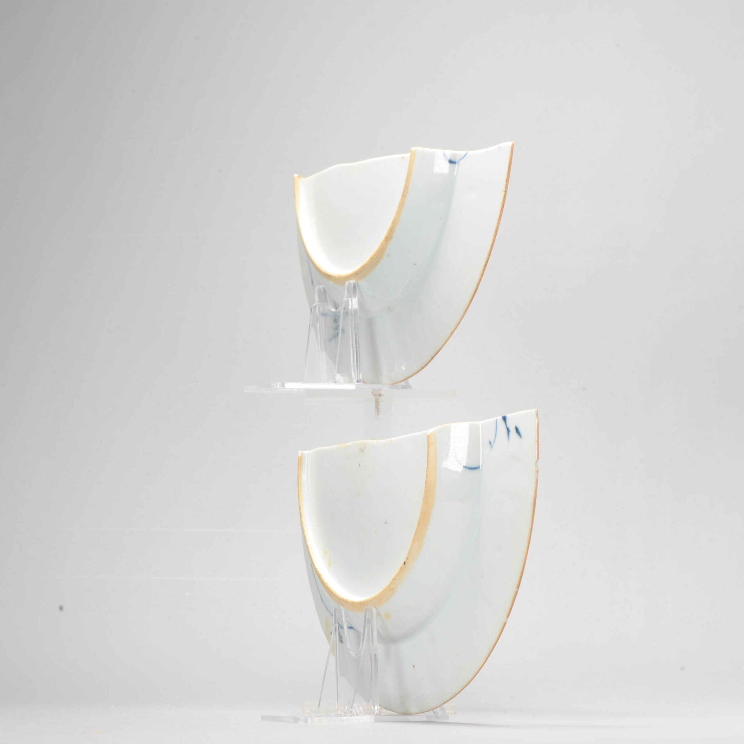 A Chinese Porcelain Blue and White Anhua Dish Yongzheng Period Bamboo - Image 5