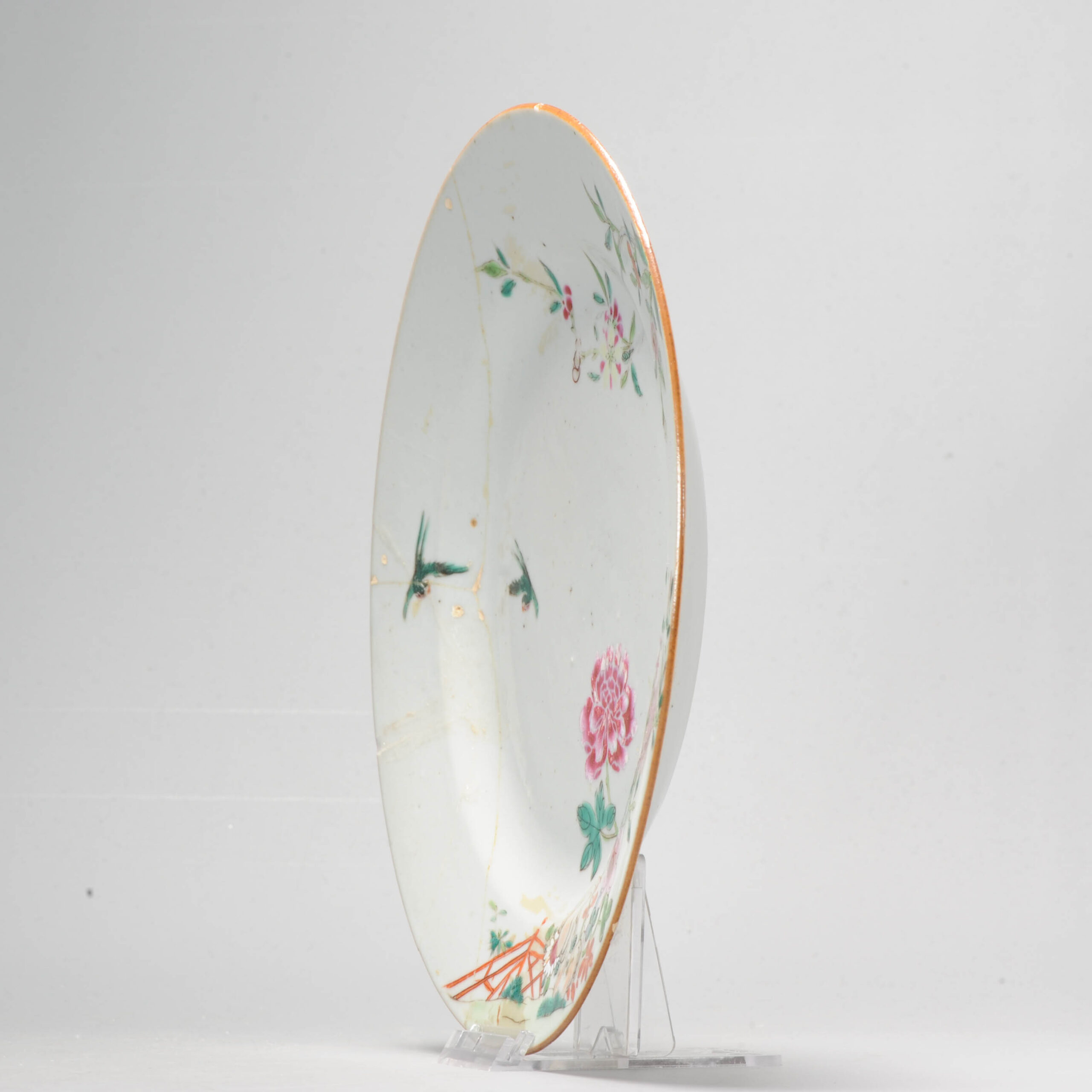 A Chinese Porcelain Famille Rose Dish Yongzheng/Qianlong Period Garden - Image 11