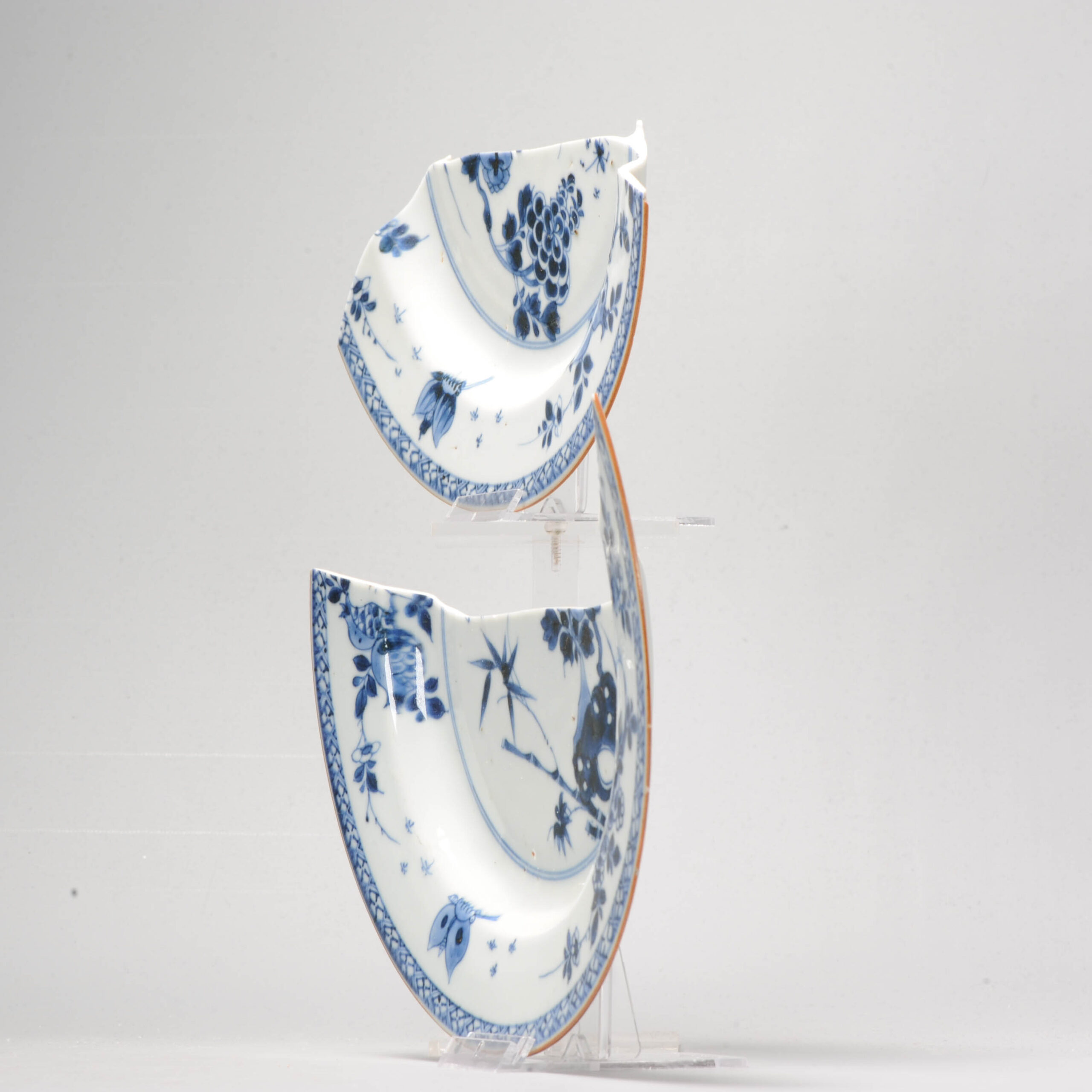 A Chinese Porcelain Dish Kangxi or Yongzheng Period Butterfly Pomegranate - Image 11
