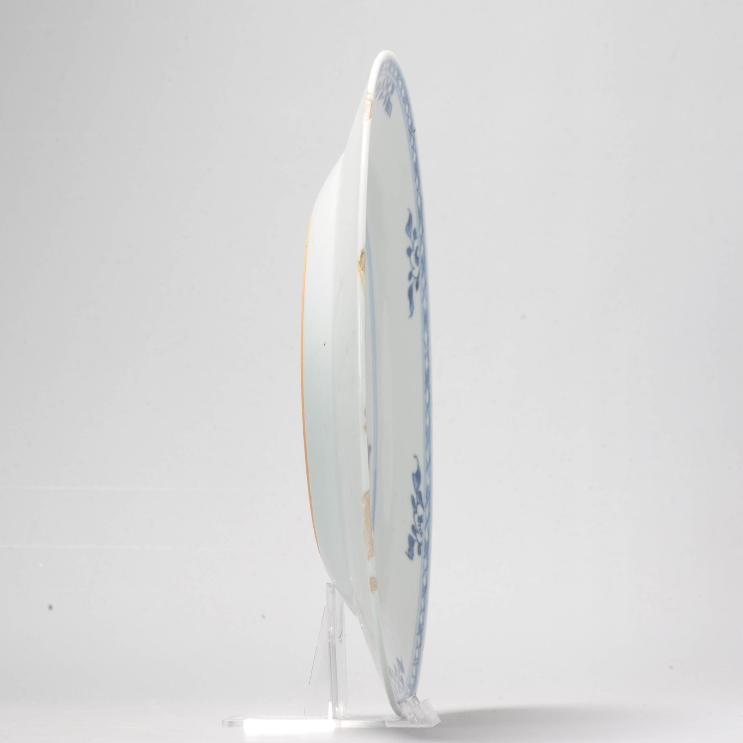 A Chinese Porcelain Blue White Dish Qianlong Period Landscape Garden Scene - Image 4