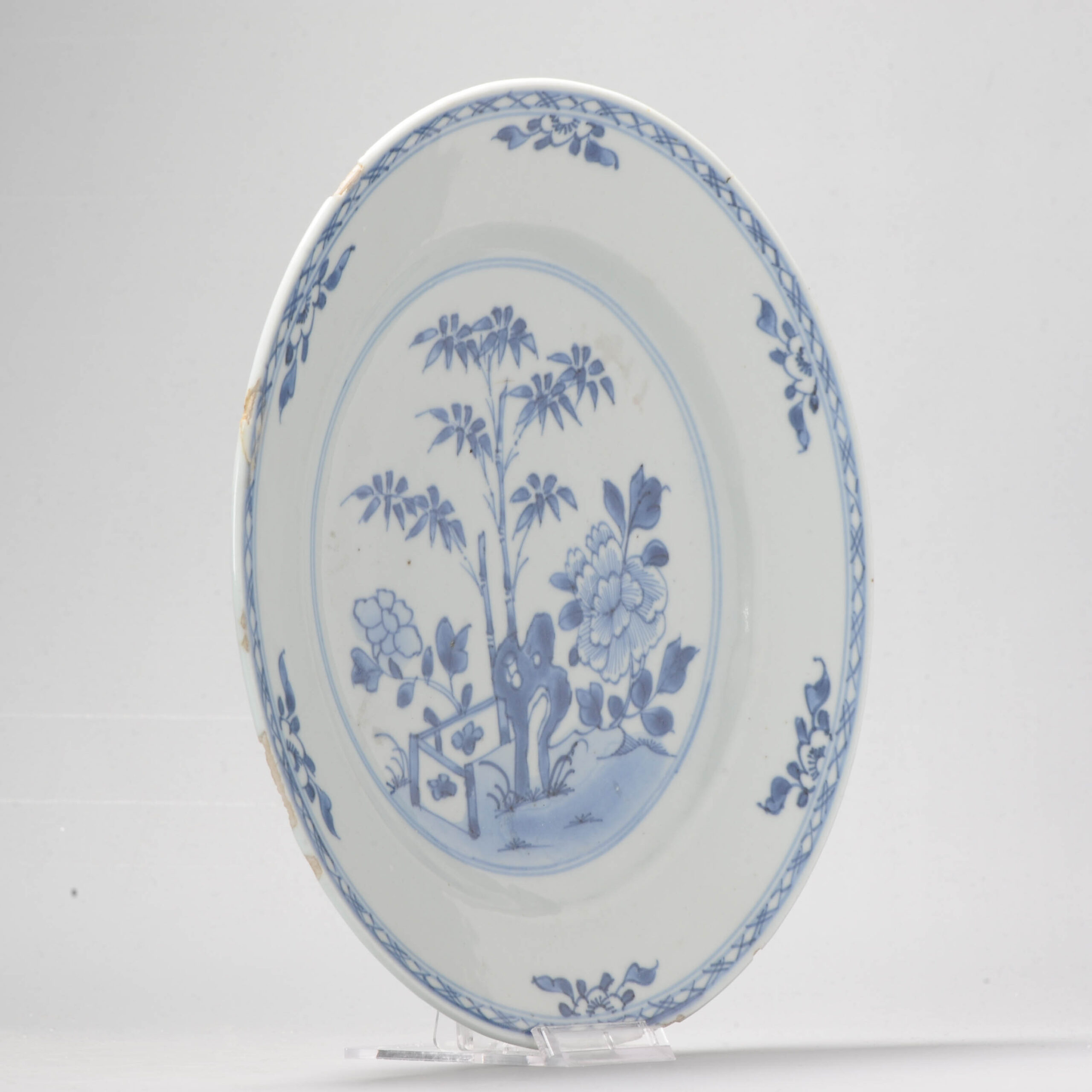 A Chinese Porcelain Blue White Dish Qianlong Period Landscape Garden Scene - Image 3